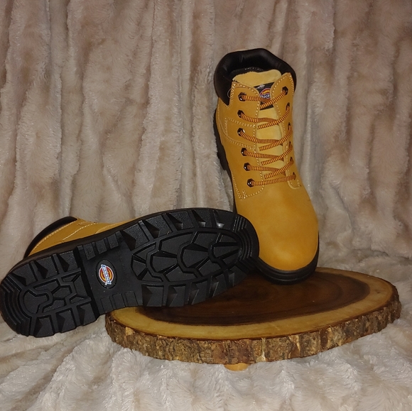Dickies Size 9 Tan Work Boot - Picture 2 of 3